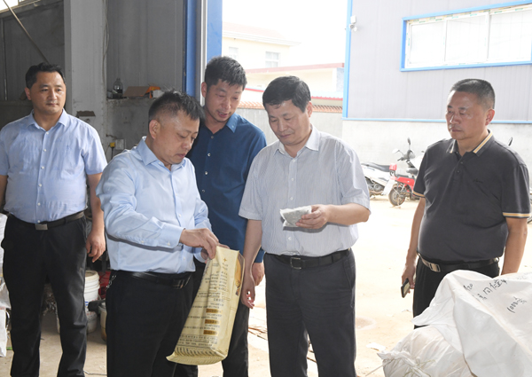 省招办开展“情暖学子，圆梦育人”爱心助学活动2.jpg