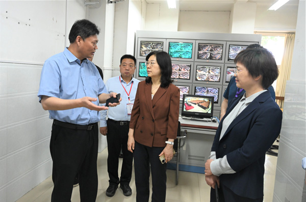 省教育厅厅长毛杰督查高考准备工作.jpg