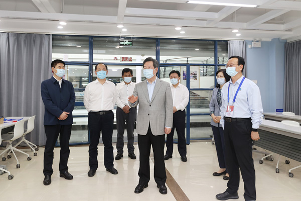 楼阳生在郑州市检查高考准备工作2.jpg