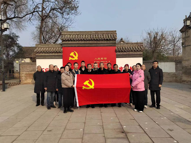 传承红色基因.jpg